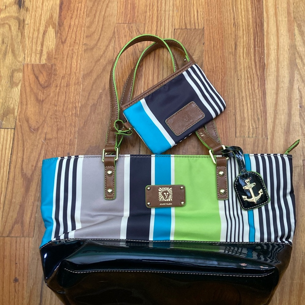 Anne Klein shoulder bag w/coin wallet